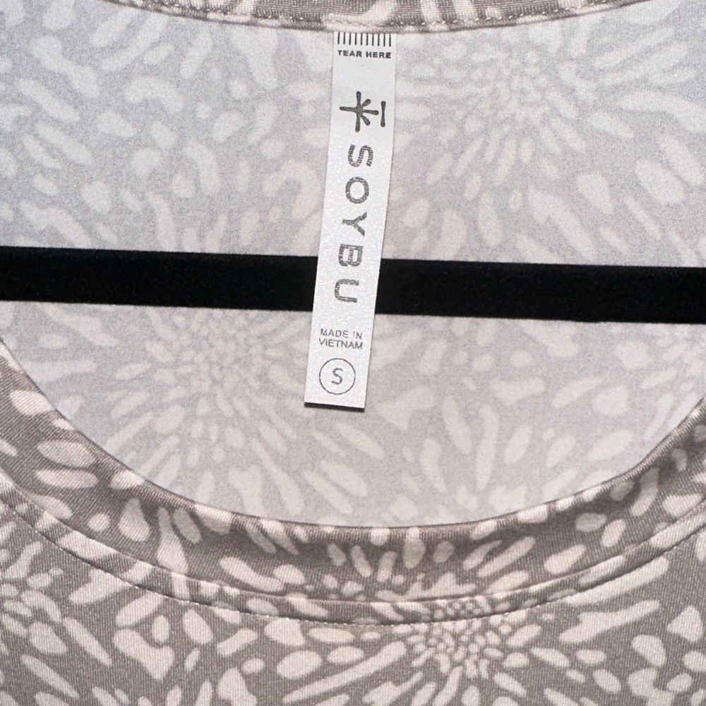 NWOT Soybu Rash Guard/Sun Shirt - Picture 2 of 3